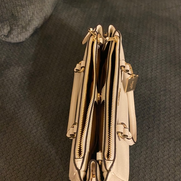 Coach purse - Picture 3 of 5